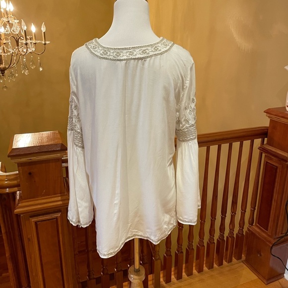 Beautiful Flowy Boho top size small - Picture 8 of 10